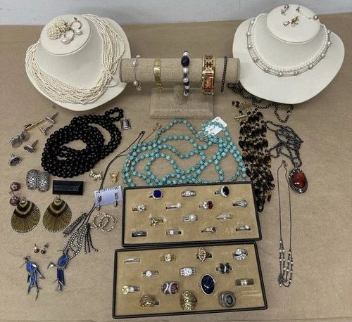 60 pc VINTAGE COSTUME JEWELRY LOT CUFFLINKS BROOCHES EARRINGS RINGS & MORE