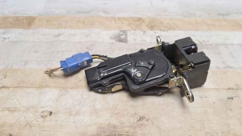 Pontiac Vibe 2007 Tailgate trunk boot lock catch latch SMI90482 — 第 4/4 张图片