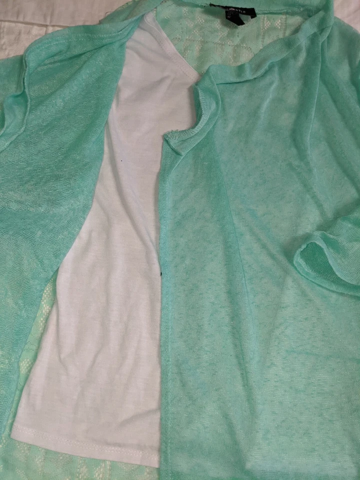 Amy Byer girls sz. 14 dual layer green lightweight wrap sweater. Pretty - Image 3 of 4