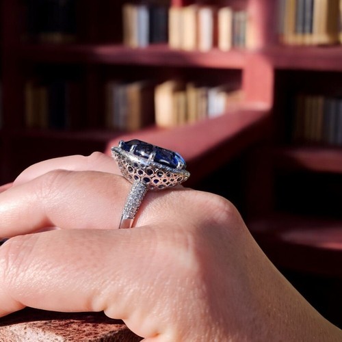 14K Gold Ring with 26.10 Ct Pear Cut Lab Grown Blue Sapphire and Natural Diamond - Picture 5 of 13