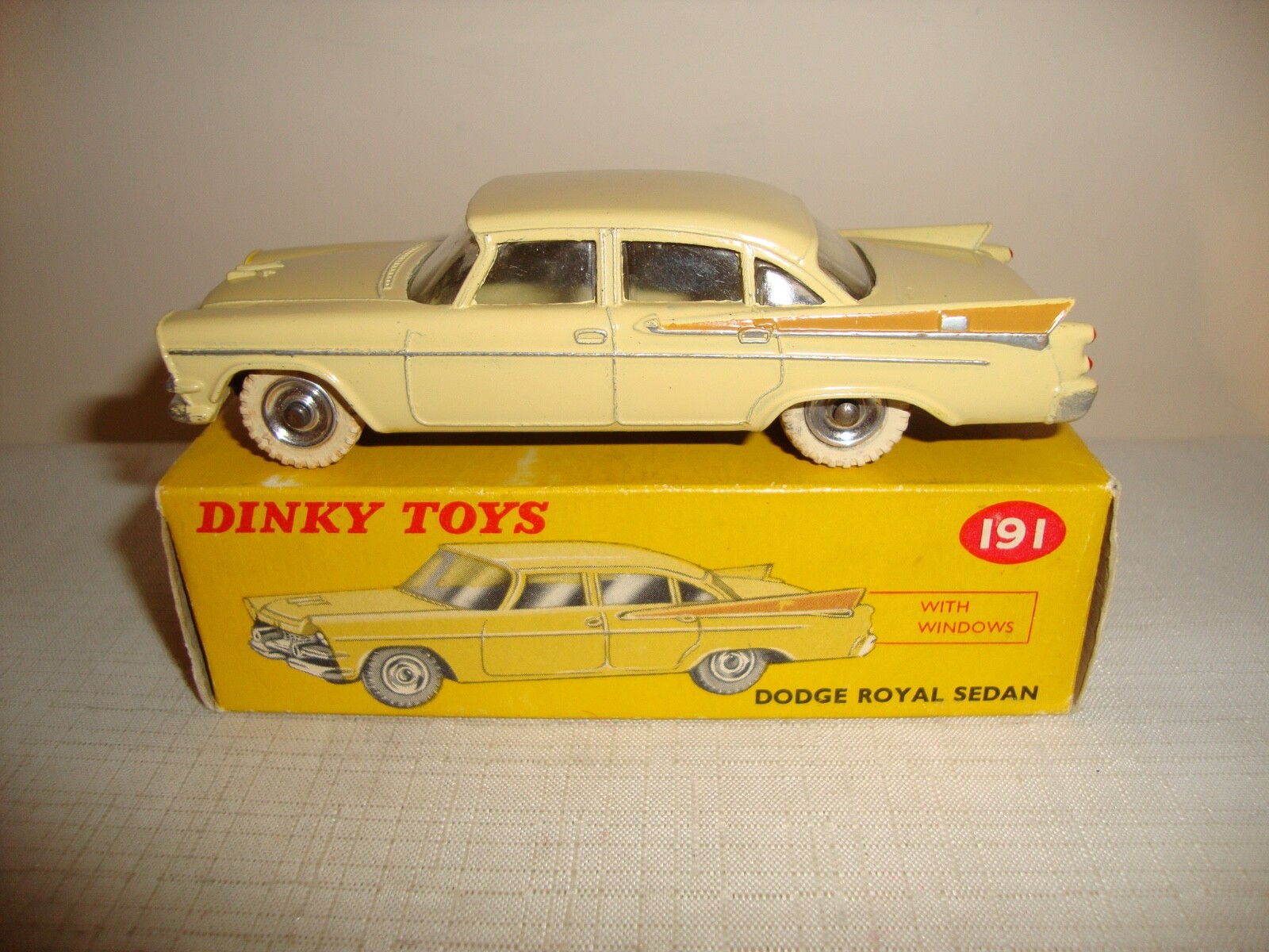 ダッジ ロイヤル セダン - メカノ ディンキートイズ #191 ダッジ ロイヤル セダン - メカノ ディンキートイズ #191 Dinky 191