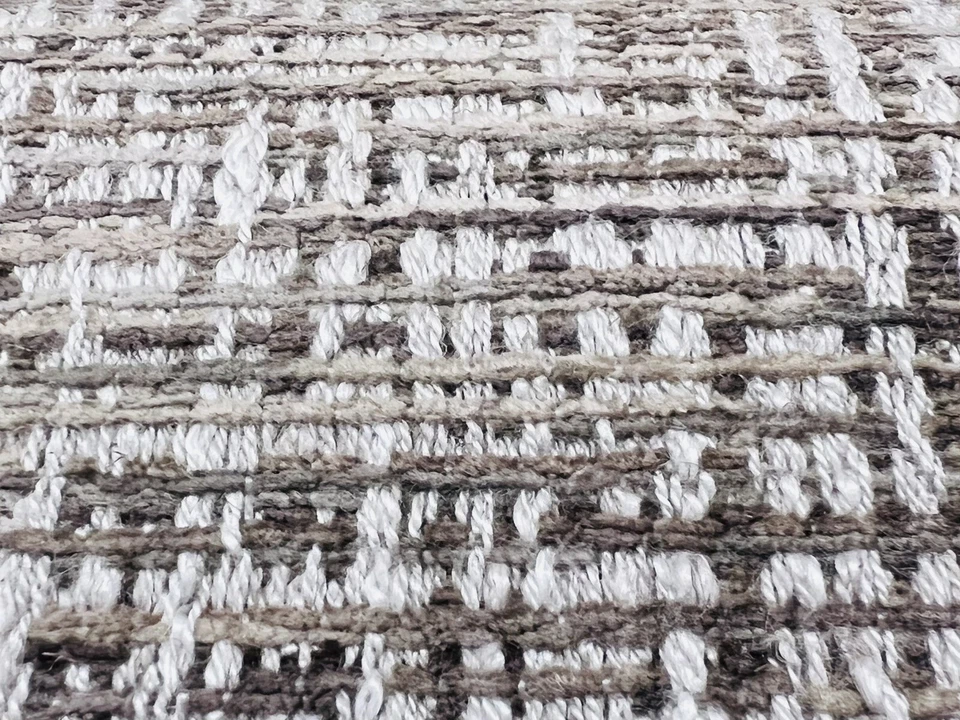 Uphol de tweed semi liso texturizado Larsen. Tela - Griffin / Mocha 6,50 yd L9102-02 Foto 3 de 4