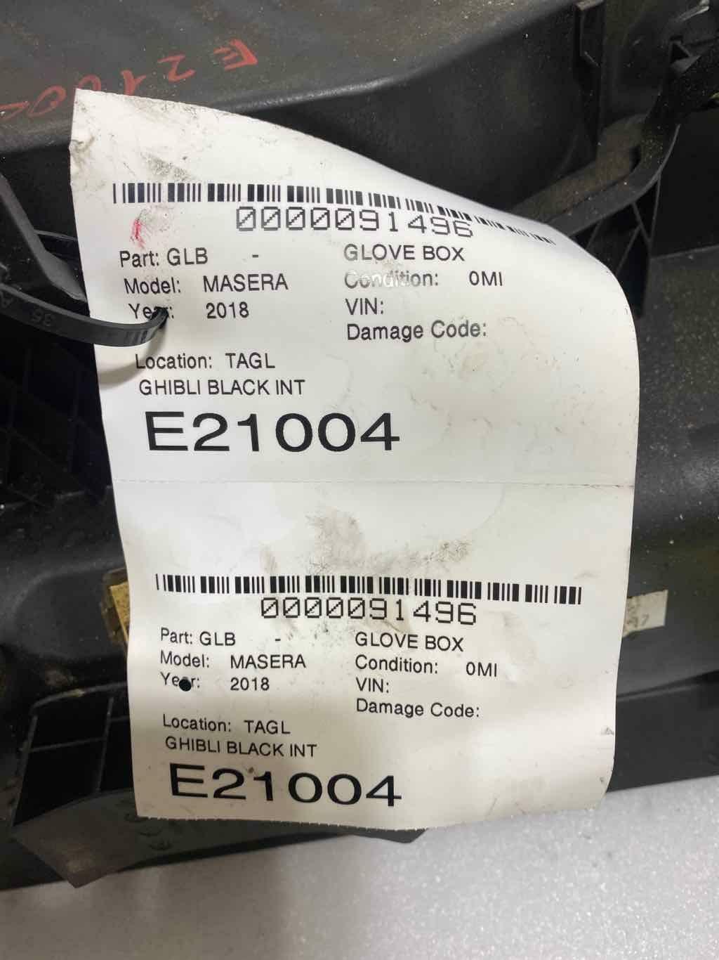 18 MASERATI GHIBLI Glove Box Black INT