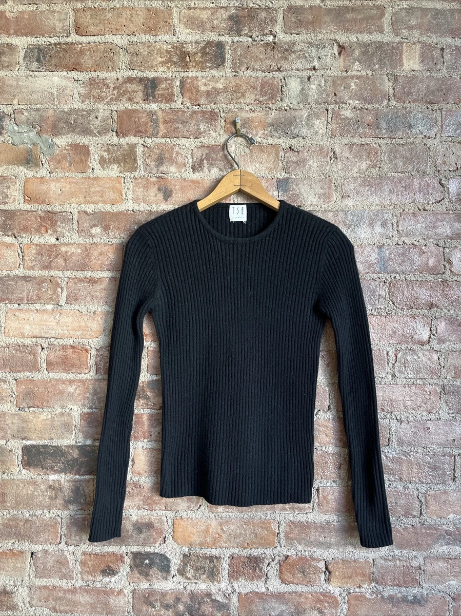 Fitted black top cashmere sweater