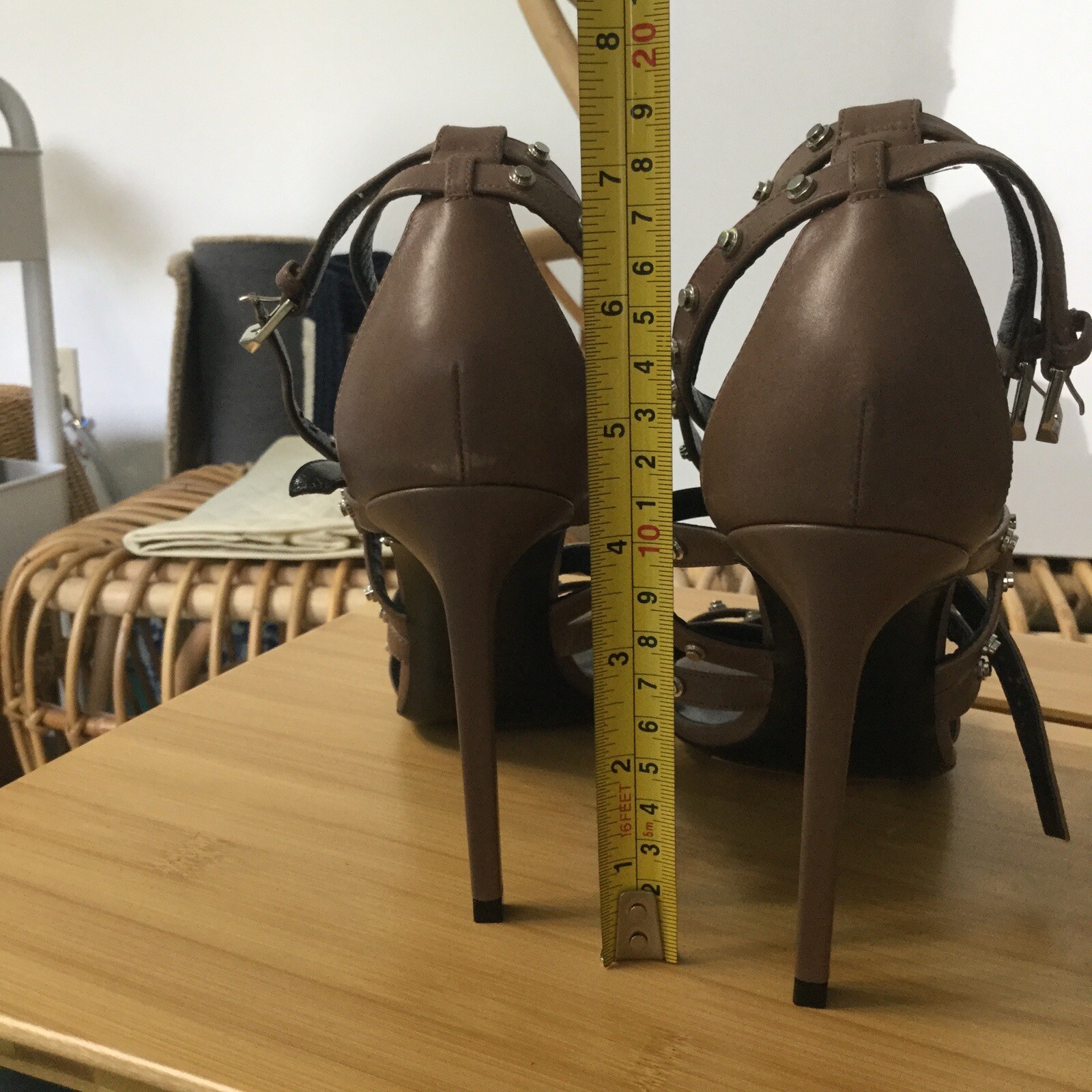 NUOVI YSL Yves Saint Laurent sandali borchie jerry in pelle tacchi cinturini