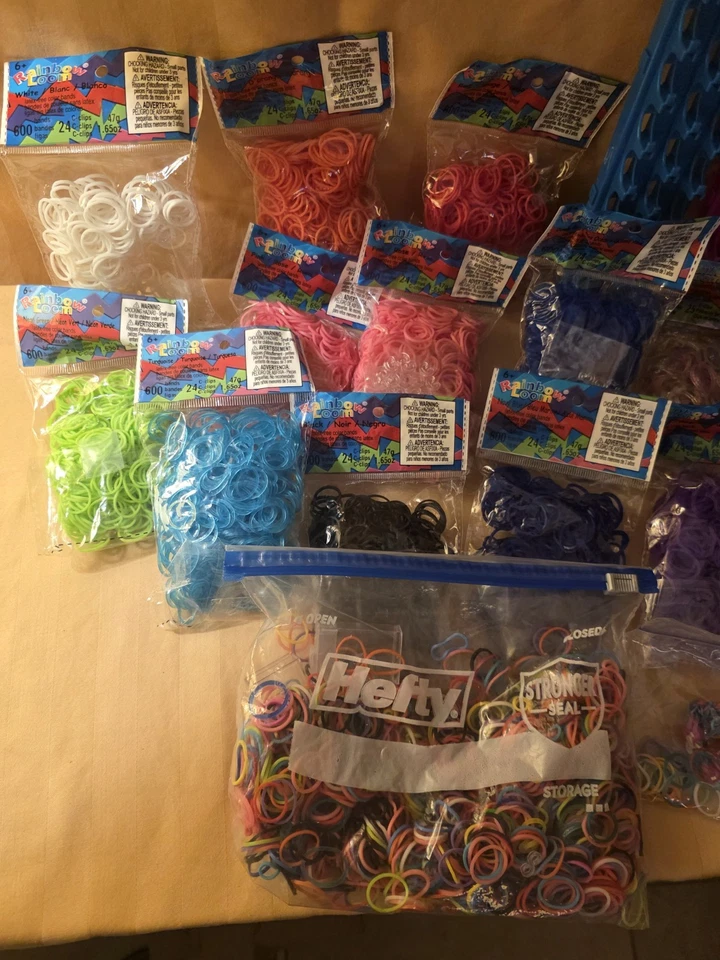 ENORME LOTE DE Kit de pulsera de telar arco iris folleto BINS DE ALMACENAMIENTO Lote más grande MEJOR PRECIO Foto 3 de 4