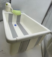 GENERIC COLLAPSIBLE BABY BATHTUB WITH SMART TEMPERATURE DISPLAY - WHITE/GRAY