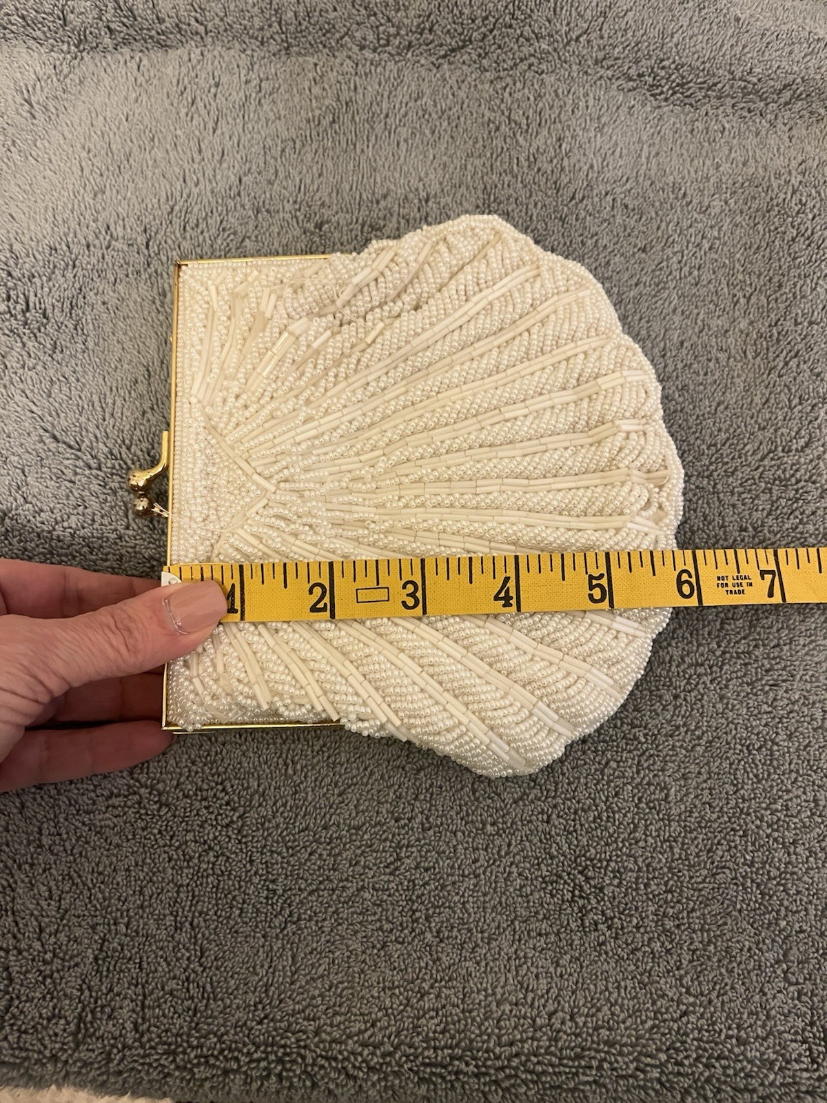 Andre Cellini White Beaded Shell Shaped Purse/Clu… - image 12