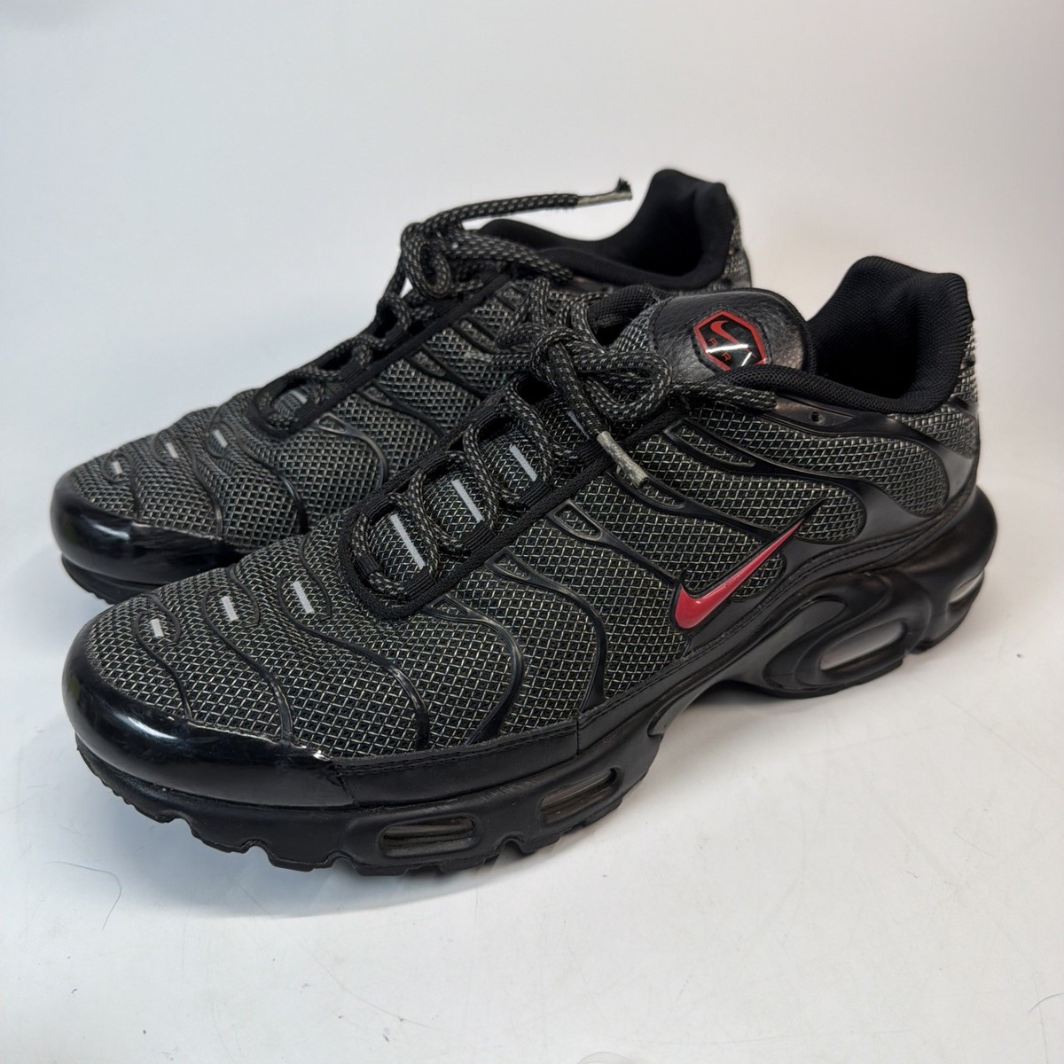Nike Air Max Plus Metal Mesh Shoes Mens Size 10 BRED Black  display picture 2