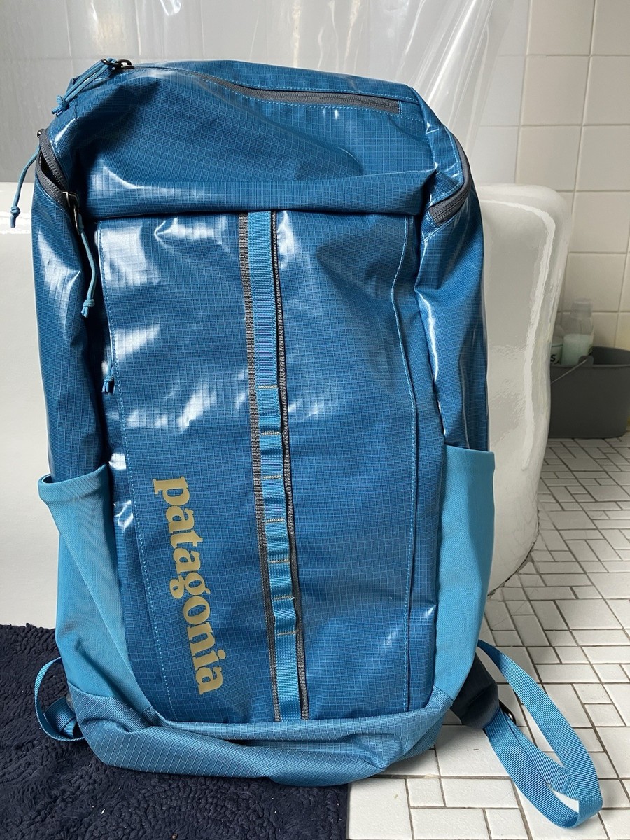 Patagonia black hole Backpack pack 25L Anacapa Blue NWOT