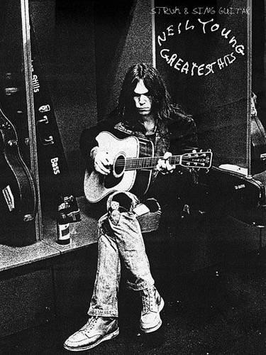 Neil Young - Greatest Hits - Strum & Sing Guitar (Tascabile)