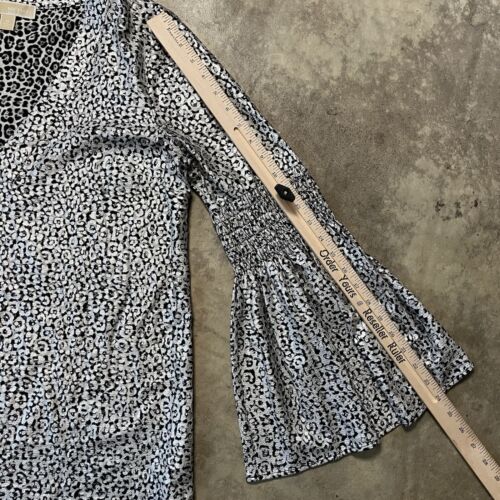 Michael Kors Blouse Womens M V Neck Animal Print Bell Sleeve Tunic Silver/Black - Picture 3 of 8