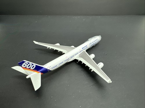 Dragon Wings Airbus A340-600 item: 55637 1:400 B.70 - Picture 6 of 11