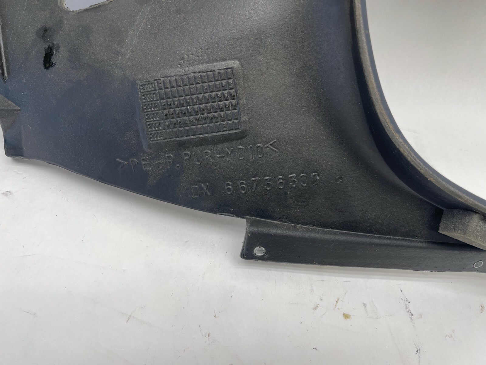 2005-2007 MASERATI COUPE GT REAR PASSENGER SIDE C PILLAR COVER PANEL TRIM OEM