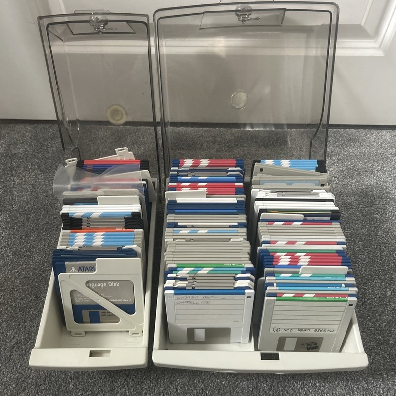 Joblot Of Atari STFloppy Disks over 130 Disks UNTESTED Copies/Demos/Programs