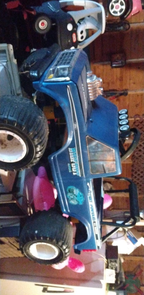 Bigfoot Power Wheels Ford 1986 4x4x4 Monster Truck Ride On Kids Toy Vehicle - Image 3 of 4