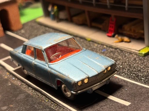 VINTAGE CORGI TOYS ORIGINAL ROVER 2000 BLUE SEDAN