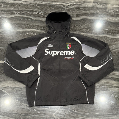 Umbro Supreme Men's Black Hooded Track Jacket S Full-Zip Pockets