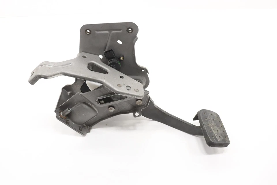 2018 - 2024 BUICK ENCLAVE FREIO PEDAL DE PARADA DE PÉ COM SUPORTE DE MONTAGEM FABRICANTE DE EQUIPAMENTO ORIGINAL 84782676 - Imagem 4 de 4