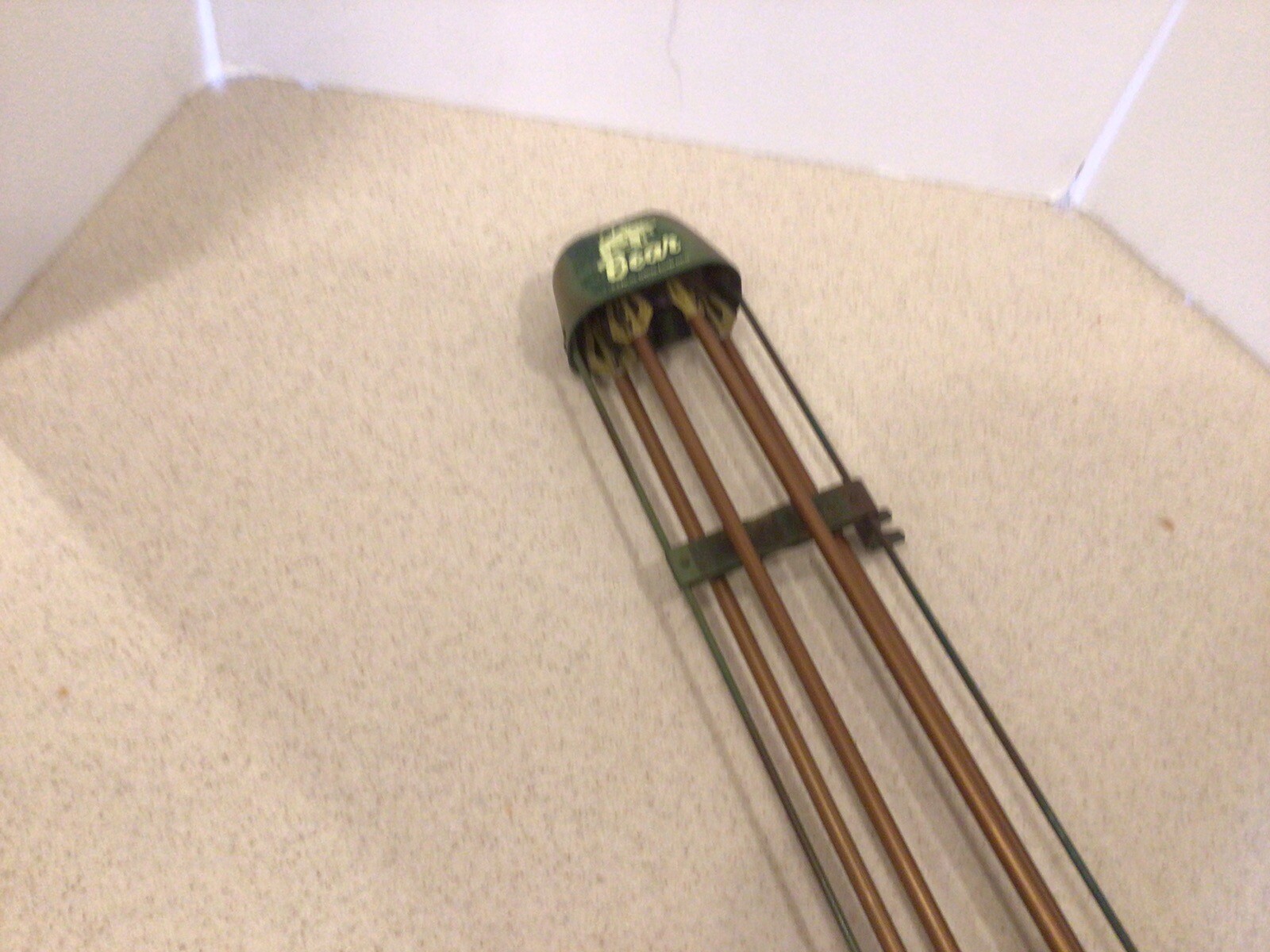 VINTAGE FRED BEAR 7 ARCHERY QUIVER WITH 4 ARROWS AND BROADHEADS eBay