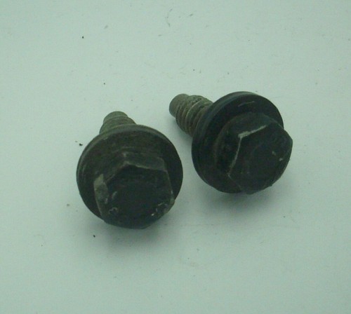 2x Schraube für Motorhaube passend für FORD SCORPIO MK1