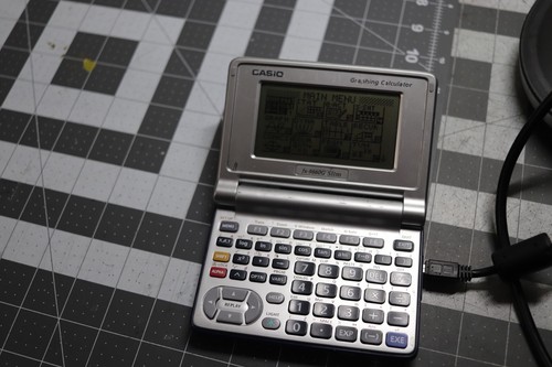 Casio FX-9860G Slim graphischer Taschenrechner - kompakte Größe