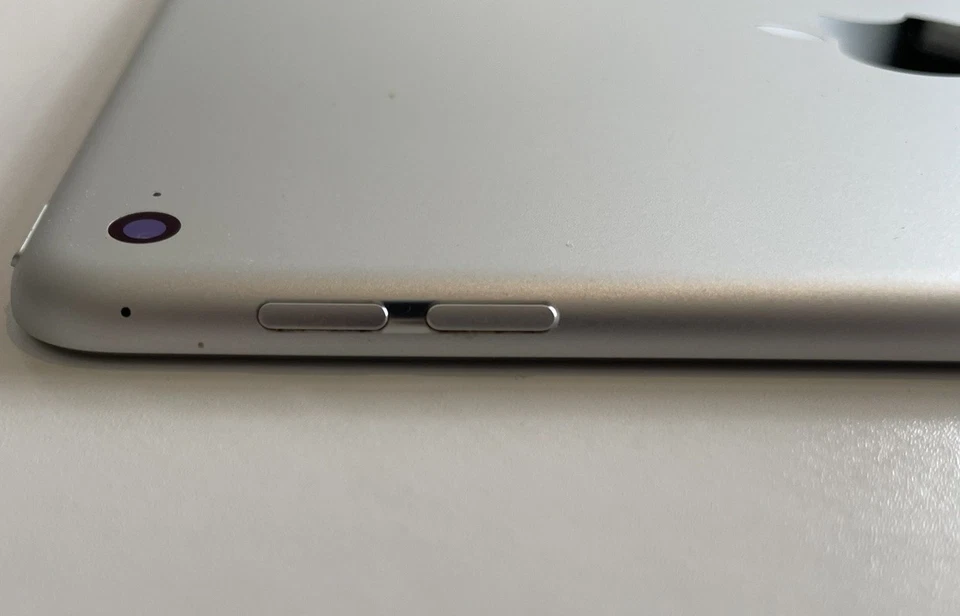 Apple iPad mini (4th generation) · 64GB · Wi-Fi, photo 4 of 5
