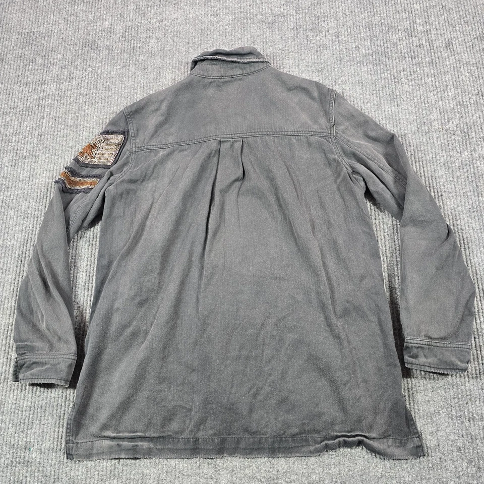 Chaqueta militar Free People para mujer pequeña manga con cuentas de carbón utilitaria dobladillo crudo Foto 2 de 4