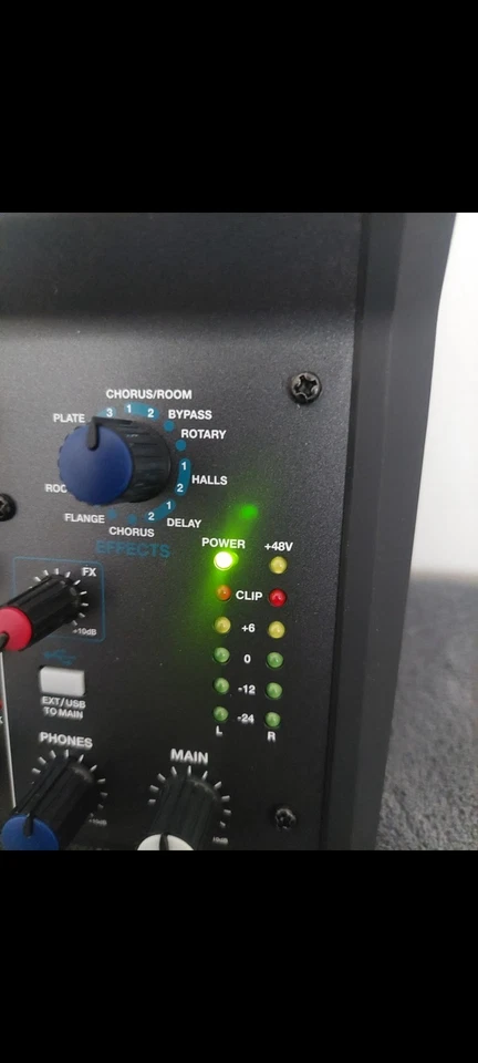 Alesis MultiMix 4 USB FX Mixing Console - Black - Image 2 of 4