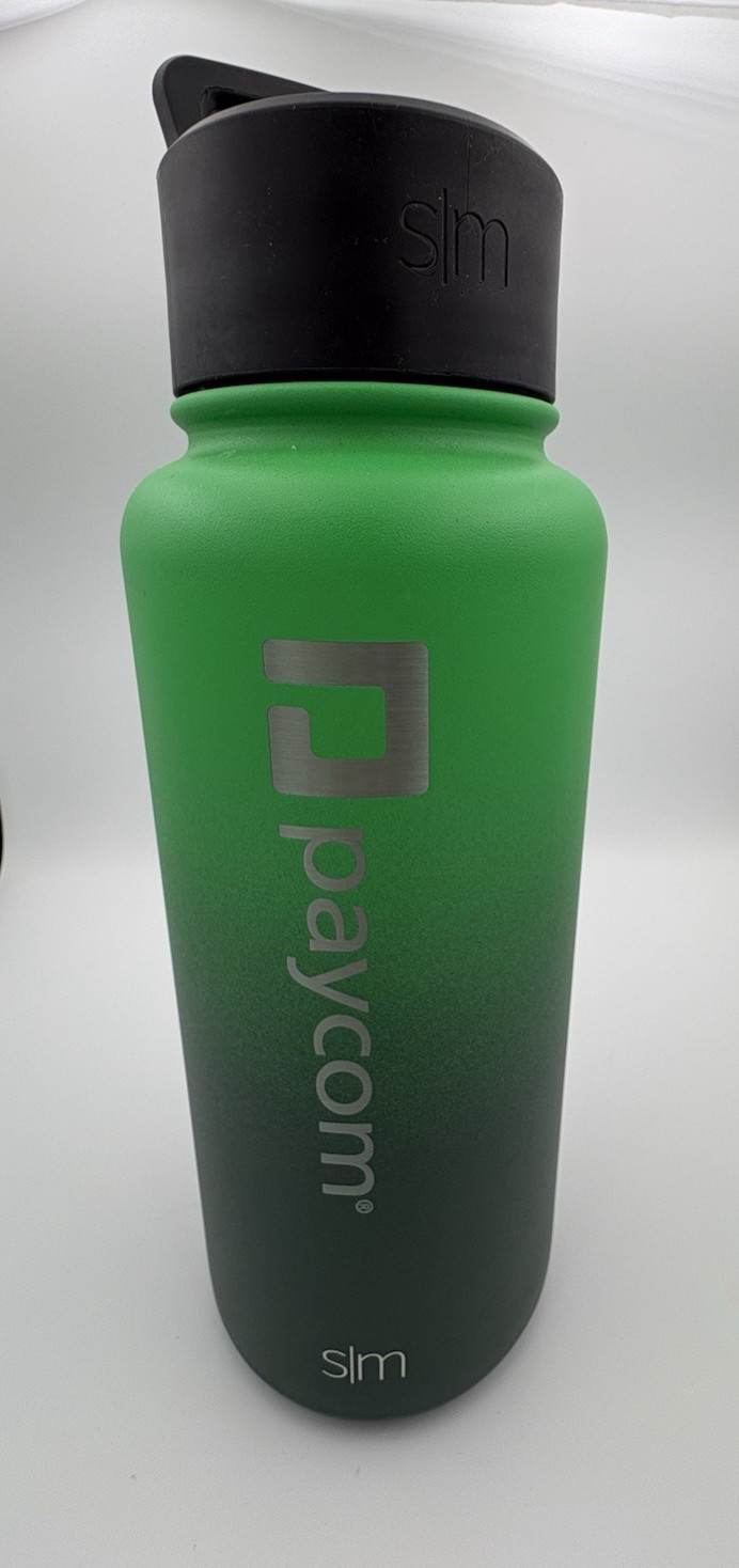 NEW Simple Modern 32 oz Summit Water Bottle two tone green Flip Straw Handle
