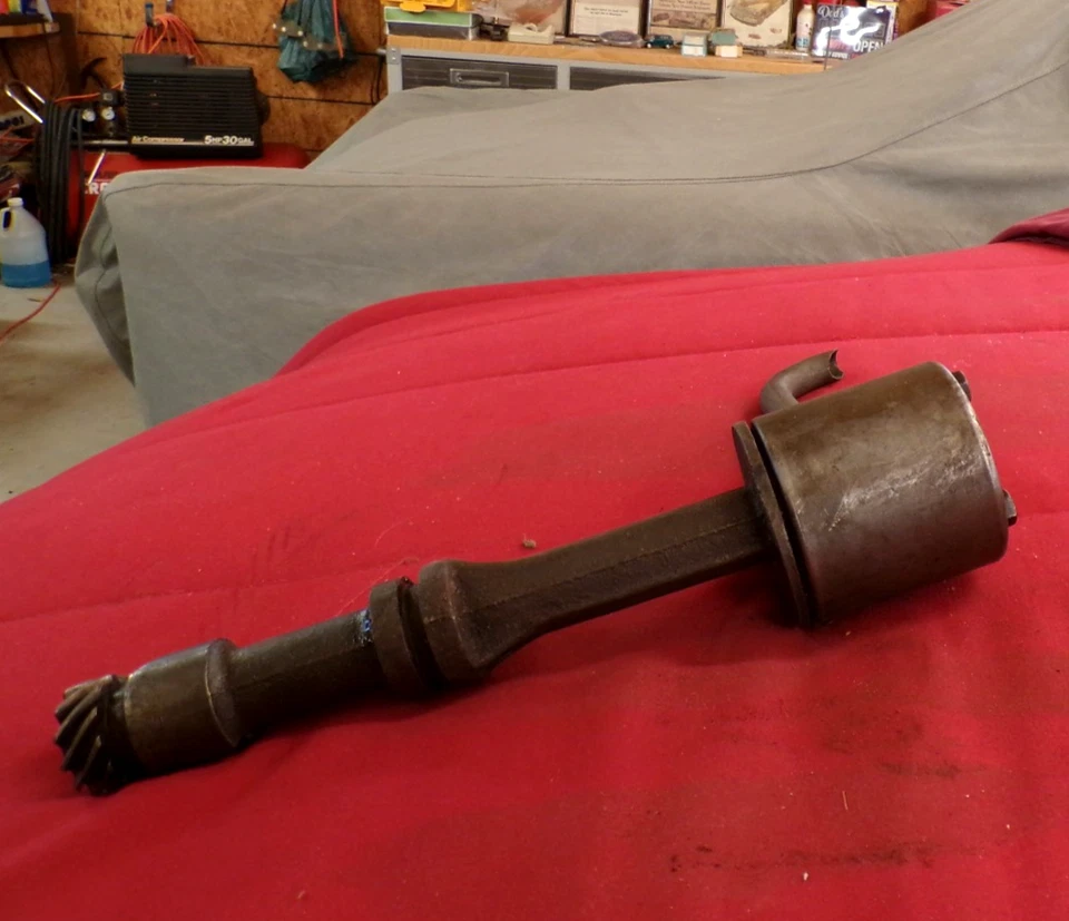 BOMBA DE ACEITE FORD AÑOS 30 QUIZÁS 4 CILINDROS MODELO A, 1932, 1933 O 1934. Foto 2 de 4