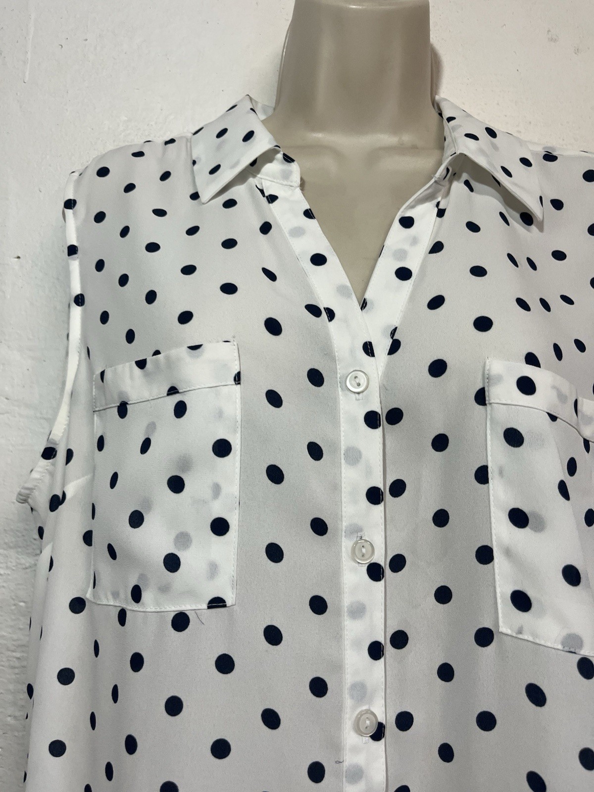 Relativity Large Sleeveless Button Up Blouse Whit… - image 3