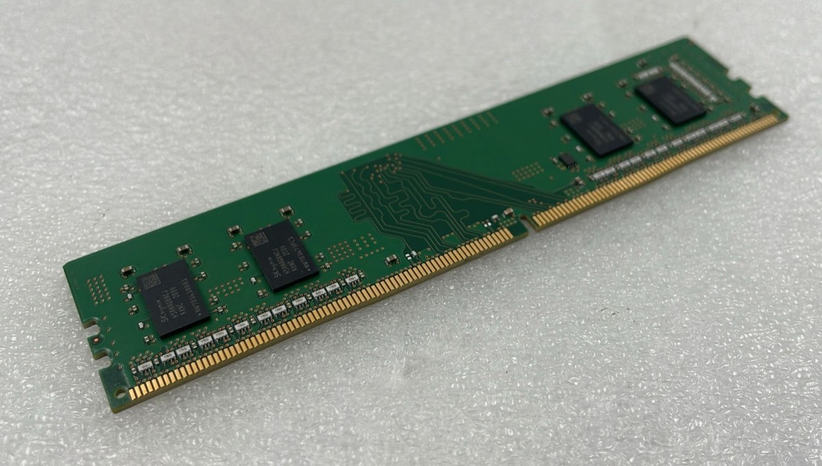 SK Hynix 8GB 1Rx16 PC4-3200AA HMAA1GU6CJR6N-XN DDR4 Memory Server