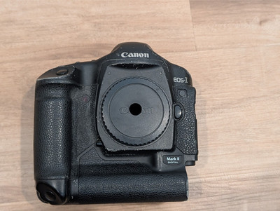 AS-IS - FOR PARTS/REPAIR - Canon 1D Mark II  8.2mp Camera Body Only