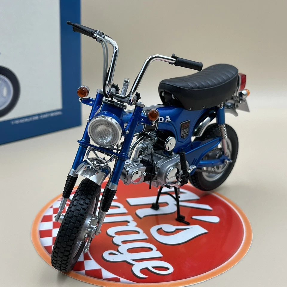 EBBRO 1/10 Honda Dax ST50 metallic blue 1969 Japan Diecast Model 10005 - Image 2 of 4