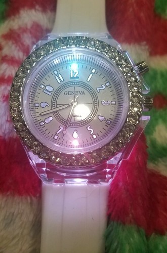 Fashion Men Women Wrist Watch LED Backlight Crystal Quartz Silicone Band. WHITE - Picture 3 of 4