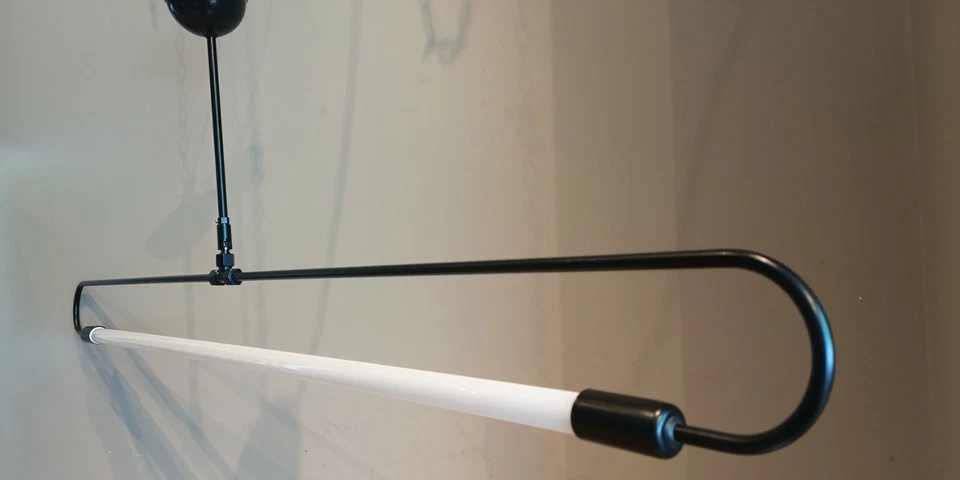 Neonröhre Hängeleuchte  Bauhaus Minimalismus LED Linienleuchte Funktionalismus - Bild 3 von 4