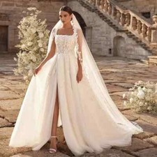 Luxury A-Line Wedding Dresses Square Neck Sleeveless Lace Appliques Bridal Gowns