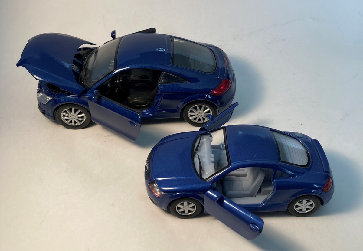 Audi TT Coupé 1/43 スケールモデル MINICHAMPS 400015000 Scale 1/43 | AUDI 80 GT 1972 GREEN
