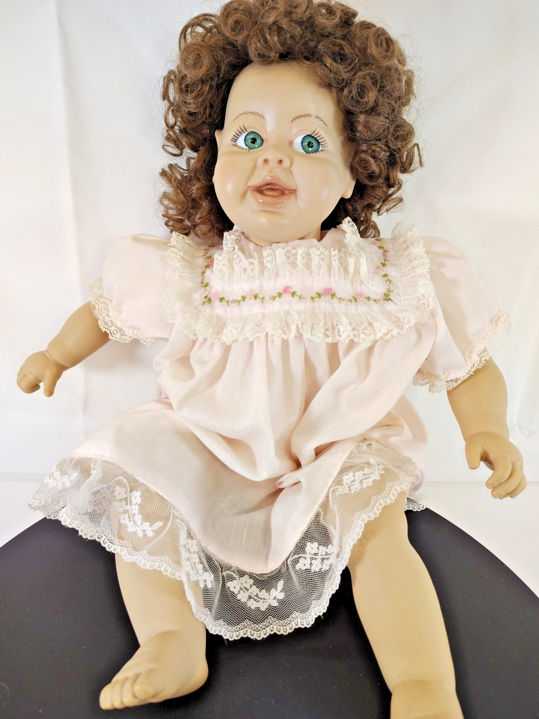 DOLL/ BROWN /CURLY HAIR /GREEN EYES /SOFT BODY /MOVEABLE ARMS AND LEGS