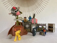 725⚜️ Resistance Headquarters Mutant Buster Toy + Figures