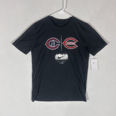 The Nike Tee NEW Mens Medium Cubs Vs Reds 8.11.2022 Tshirt Short Sleeve Blue NWT