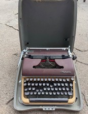 1950s Olympia SM3 De Luxe Burgundy Typewriter...