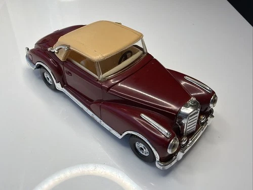 CORGI MERCEDES-BENZ 300S MAROON 1956 WHITE INTERIOR #806 Vintage 1980s Diecast