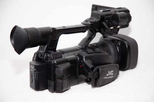 JVC GY-HM660 ProHD Streaming Camcorder. 7 HOURS only - Bild 10 von 21