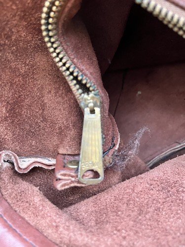 Borsa a tracolla vintage "Stivali e sella" in pelle marrone con ferramenta in ottone - Foto 8 di 15