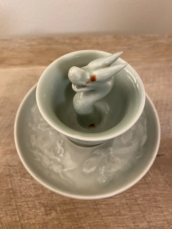 Taza de té china Celadon porcelana dragón con pedestal Foto 3 de 4