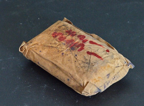US GB Army WWII 1943 Field Small Battle Dressing by JOHNSON & JOHNSON Australia - Picture 4 of 5