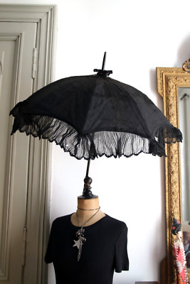 Antiker Sonnenschirm Seidenkrepp schwarz gefüttert 19. Jh. zum restaurieren