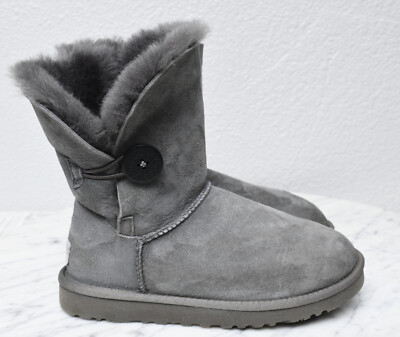 UGG Bailey Button II Womens Sz 5 Gray Sheepskin Suede Warm Short
